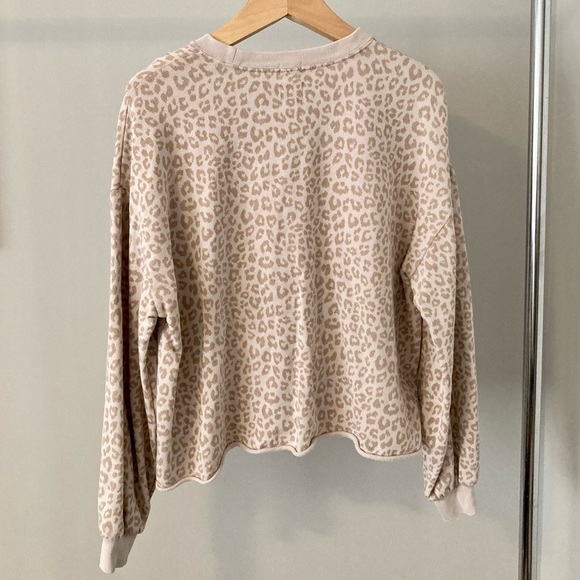 Gap Cropped Leopard Sweatshirt - Picture 2 of 2